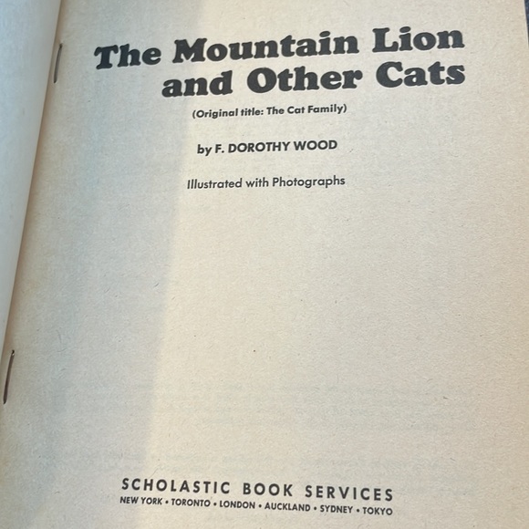 Vintage 1975 The Mountain Lion and Other Cats softcover Scholastic book - Picture 3 of 6